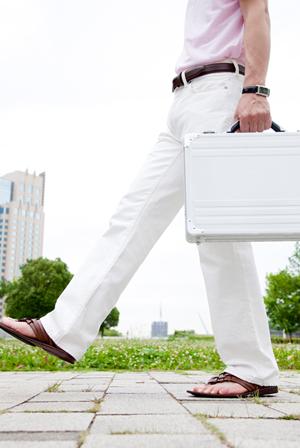 社交ダンスする時は華やかな衣装で